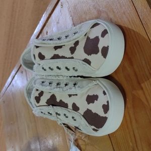 NWT Montana West Cow Print Canvas Slip-on